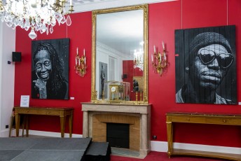 Exposition de Jef Aérosol à l'Assemblée Nationale mercredi 3 févrer 2015 en présence de Claude Bartolone, président de l'Assemblée, de Christiane Taubira et de bien d'autres personnes.