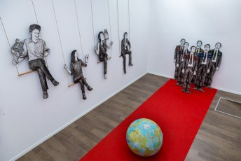 "Everyday Life Circus" exposition de Levalet à la galerie Openspace du 7 mai au 4 juin 2016