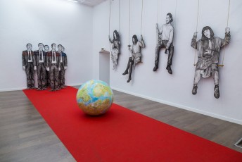 "Everyday Life Circus" exposition de Levalet à la galerie Openspace du 7 mai au 4 juin 2016