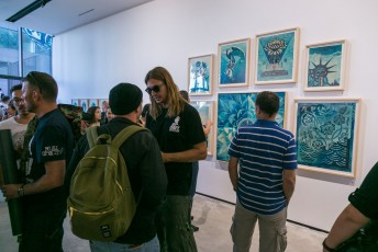 "Earth Crisis" exposition de Shepard Fairey à la galerie Itinerrance du 24 juin au 30 juillet 2016. Vernissage d'anthologie le vendredi 24 avec Shepard, son équipe et Slimkid et le DJ Z-Trip pour l'ambiance musicale (après le passage aux platines de Shepard)