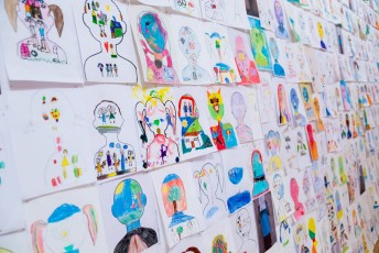 Seth et beaucoup d'enfants du monde. "Wall drawings - Icônes urbaines" exposition au musée d'Art Contemporain de Lyon du 30 septembre 2016 au 15 janvier 2017