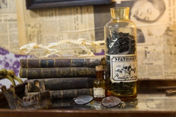 "Beautiful Decay" exposition de Eric Lacan à la galerie Openspace du 9 septembre au 7 octobre 2017