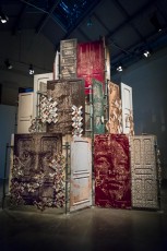 "Fragments urbains" exposition de Vhils au 104 du 19 mai au 29 juillet 2018