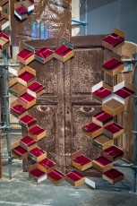 "Fragments urbains" exposition de Vhils au 104 du 19 mai au 29 juillet 2018