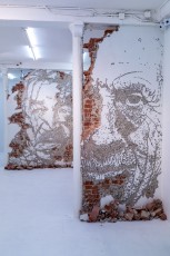 "Fragments urbains" exposition de Vhils à la galerie Magda Danysz du 19 mai au 29 juillet 2018