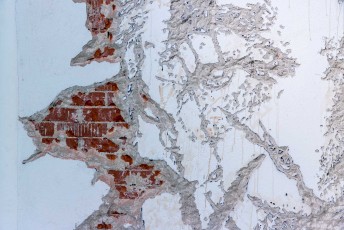 "Fragments urbains" exposition de Vhils à la galerie Magda Danysz du 19 mai au 29 juillet 2018