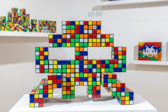 "Invader Rubikcubiste" exposition d'Invader au MIMA de Bruxelles du 24 juin 2022 au 8 janvier 2023