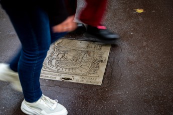 Alëxone - Plaque d'égout - Nancy - Septembre 2022