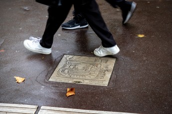 Alëxone - Plaque d'égout - Nancy - Septembre 2022