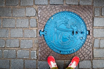 Alëxone - Plaque d'égout - Nancy - Septembre 2022