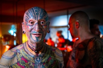 Fête pour les 25 ans du salon de tatouage Abraxas au Théatre du Renard le samedi 16 septembre 2023.