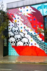 Invader, Shepard Fairey & Damien Hirst - Bethnal Green road - Shoreditch - Londres - Octobre 2025