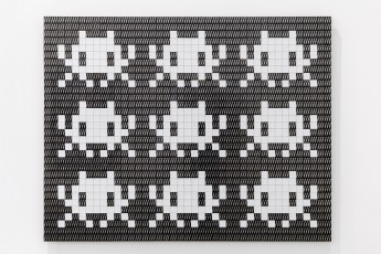 "Triple Trouble" exposition de Invader, Shepard Fairey et Damien Hirst à la Newport Street Gallery du 10 octobre 2025 au 29 mars 2026