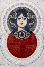 "Triple Trouble" exposition de Invader, Shepard Fairey et Damien Hirst à la Newport Street Gallery du 10 octobre 2025 au 29 mars 2026