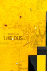 "Triple Trouble" exposition de Invader, Shepard Fairey et Damien Hirst à la Newport Street Gallery du 10 octobre 2025 au 29 mars 2026