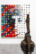 "Triple Trouble" exposition de Invader, Shepard Fairey et Damien Hirst à la Newport Street Gallery du 10 octobre 2025 au 29 mars 2026