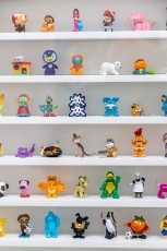 "Triple Trouble" exposition de Invader, Shepard Fairey et Damien Hirst à la Newport Street Gallery du 10 octobre 2025 au 29 mars 2026