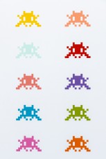 "Triple Trouble" exposition de Invader, Shepard Fairey et Damien Hirst à la Newport Street Gallery du 10 octobre 2025 au 29 mars 2026