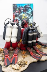 "Triple Trouble" exposition de Invader, Shepard Fairey et Damien Hirst à la Newport Street Gallery du 10 octobre 2025 au 29 mars 2026