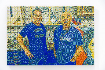 "Triple Trouble" exposition de Invader, Shepard Fairey et Damien Hirst à la Newport Street Gallery du 10 octobre 2025 au 29 mars 2026