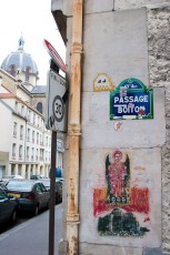 Artiste Ouvrier - Passage Boiton 13è avec un petit Space Invader - Juin 2008