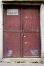 C215 - Rue de Belleville 20èEn balade en vélo avec Manon, pour en arriver là il a fallu suer à grosses gouttes en montant Ménilmontant avec Manon sur son siège à l'arrière. Elle avait l'air d'apprécier les chats de C215, il a même fallu qu'elle les embrasse. - Décembre 2008