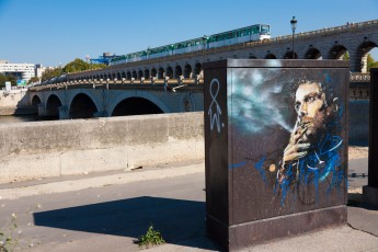 C215 - Quai d'Austerlitz 13è - Septembre 2011