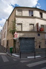 Dolk - Castro - Rue des Bluets 11è - Août 2006