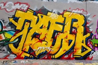 Dépot RATP - Taer - Rue des Pyrénées 20è avec Yearz, Skey, 6Pack, Stack, Astro, Skule,Taer, Lisa, Obyte, Mornes et Malky - Novembre 2010