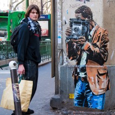 Jana und Js - Cour de la Métairie 20è à l'angle de la rue de Belleville et de la rue des Pyrénées. - Février 2009