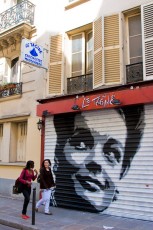 Jef Aérosol - Romy Schneider - Rue de Crussol 11è sur la grille du restaurant 'Le Tagine' - Mai 2008