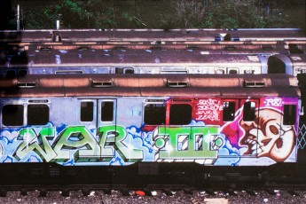 Le M.U.R. N°034 - Martha Cooper - Rue Oberkampf 11è - Train graffé par Sonic 002 en 1981 - Avril 2008