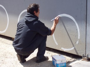 Mesnager et Némo au travail - Marché de l'art de Bastille - Mai 2003