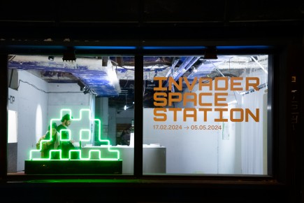 "Invader Space Station" exposition de Invader du 17 février au 5 mai 2024 dans les anciens locaux de Libération au 11 rue Béranger - Paris 3è