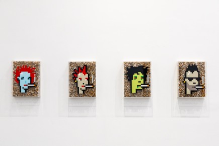 "Triple Trouble" exposition de Invader, Shepard Fairey et Damien Hirst à la Newport Street Gallery du 10 octobre 2025 au 29 mars 2026