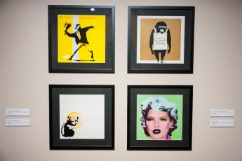 BANKSY - Au delà du street art. Exposition collective au Musée de la Poste du 28 novembre 2012 au 30 mars 2013. Sont représentés : C215, Banksy, Shepard Fairey, Invader, Dran, Ludo, L'Atlas, Rero, MissTic, Swoon et Vhils, mais aussi Jef Aérosol, Ernest Pignon-Ernest et Gérard Zlotykamien.