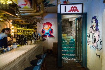 Invader et D-Face - Bar - Bibo - Hollywood Street - Hong Kong