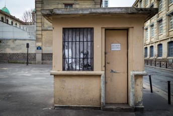 Levalet - Art brut - Place de Joinville 19è - janvier 2016