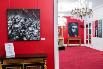 Exposition de Jef Aérosol à l'Assemblée Nationale mercredi 3 févrer 2015 en présence de Claude Bartolone, président de l'Assemblée, de Christiane Taubira et de bien d'autres personnes.