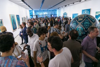 "Earth Crisis" exposition de Shepard Fairey à la galerie Itinerrance du 24 juin au 30 juillet 2016. Vernissage d'anthologie le vendredi 24 avec Shepard, son équipe et Slimkid et le DJ Z-Trip pour l'ambiance musicale (après le passage aux platines de Shepard)