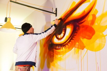 "Street art is not a crime"... La performance de Dan23 dans le salon - Hôtel Ibis Bercy 12è - Novembre 2016