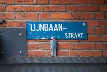 Isaac Cordal - The Crystal Ship - Lijnbaanstraat - Ostende