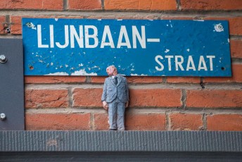 Isaac Cordal - The Crystal Ship - Lijnbaanstraat - Ostende