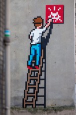 PA-1336 - Invader at work - Quartier Nation - Alexandre Dumas 11è /// 100 pts