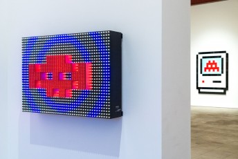 "Into the white cube" exposition de Invader à la galerie Over The Influence  - Los Angeles - du 18 novembre au 22 décembre 2018