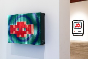 "Into the white cube" exposition de Invader à la galerie Over The Influence - Los Angeles - du 18 novembre au 22 décembre 2018