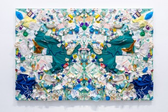 "Triple Trouble" exposition de Invader, Shepard Fairey et Damien Hirst à la Newport Street Gallery du 10 octobre 2025 au 29 mars 2026