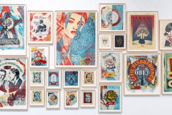 "Triple Trouble" exposition de Invader, Shepard Fairey et Damien Hirst à la Newport Street Gallery du 10 octobre 2025 au 29 mars 2026