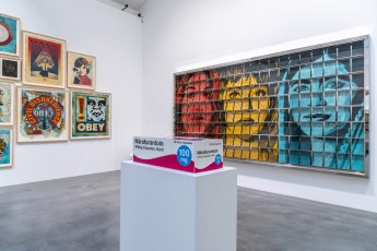 "Triple Trouble" exposition de Invader, Shepard Fairey et Damien Hirst à la Newport Street Gallery du 10 octobre 2025 au 29 mars 2026