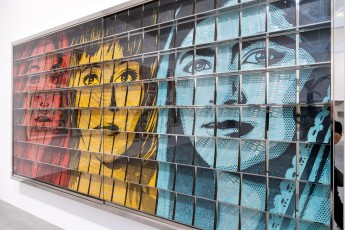 "Triple Trouble" exposition de Invader, Shepard Fairey et Damien Hirst à la Newport Street Gallery du 10 octobre 2025 au 29 mars 2026